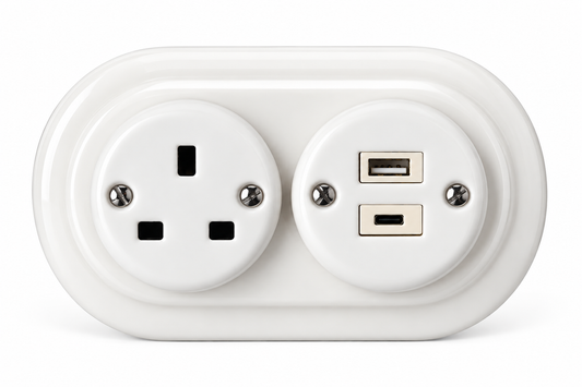 Polar White USB / Plug Socket